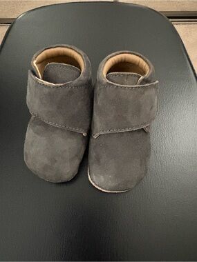 Baby Suede Pehr Strap Moccasin Booties - Gray